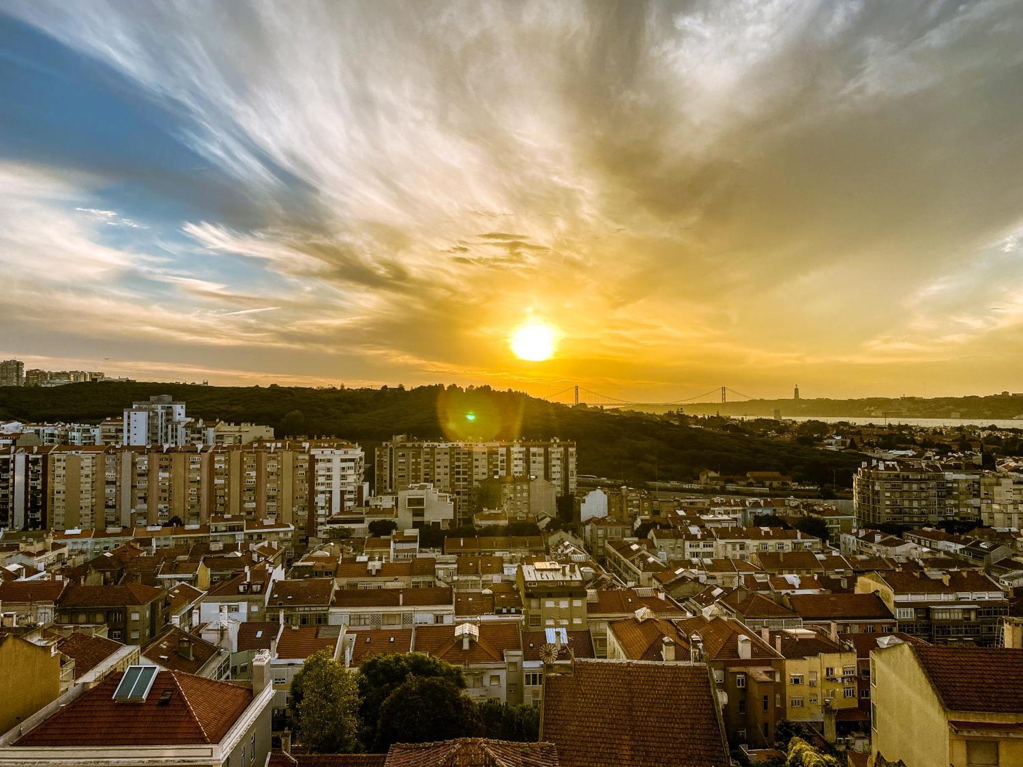 Ideally Located With Perfect Views Alges Εξωτερικό φωτογραφία